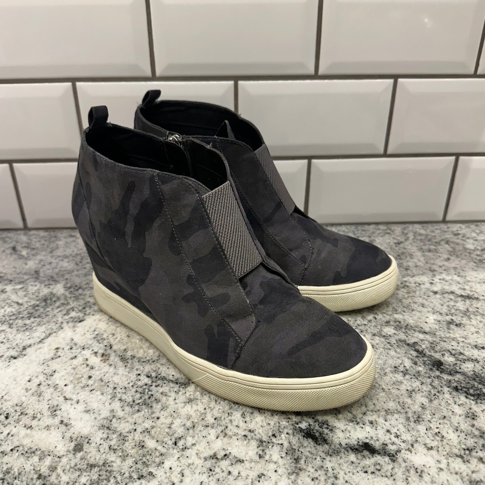 MIA Womens 8 Wedge Sneakers Black‎ Camo High Top Zip Platform Streetwear Utility